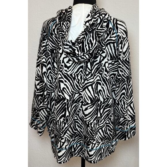 Zenergy by Chico's Zebra Stripe Hooded Full Zip Jacket 3/4 Sleeves Size 3 (XL) - Picture 3 of 4